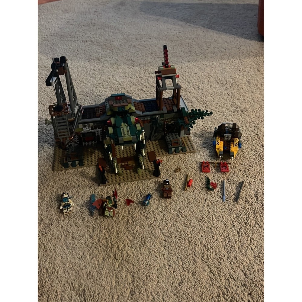 LEGO Legends of Chima: The Croc Swamp Hideout (#70014)
